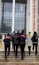 Kendilerini banka görevlisi olarak tanıtıp vatandaşları 2 milyon lira dolandırdılar