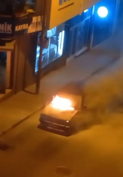 Keşan’da Seyir Halindeki Otomobil Alev Alev Yandı