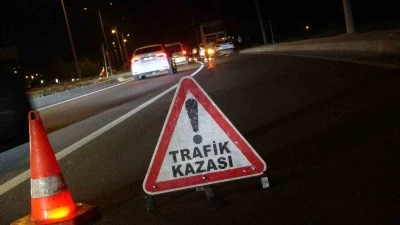 Motosiklet ile otomobil &ccedil;arpıştı: 2 yaralı
