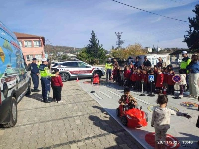 Kilis&rsquo;te &ouml;ğrencilere &lsquo;Mobil Trafik Aracı&rsquo; ile trafik eğitimi verildi