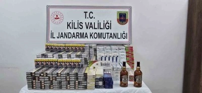 Kilis&rsquo;te yol kontrol&uuml;nde ka&ccedil;ak sigara ve alkol ele ge&ccedil;irildi