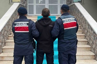 Kırıkkale&rsquo;de aranan iki h&uuml;k&uuml;ml&uuml; jandarmanın operasyonuyla yakalandı