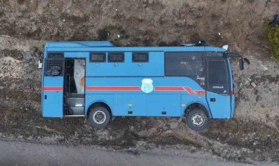 Kırıkkale’de cezaevi ring aracı devrildi: 7’si jandarma personeli 9 yaralı