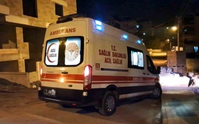 Kırıkkale’de ev yangını: 1’i itfaiye eri, 2 kişi hastaneye kaldırıldı