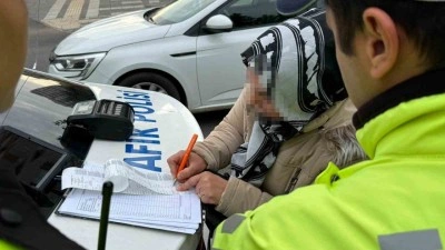 &rsquo;Kırmızı ışık&rsquo; ihlali dron denetimine takıldı, kesilen cezayı kamera şakası sandı