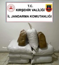 Kırşehir&rsquo;de jandarmadan ka&ccedil;ak t&uuml;t&uuml;n operasyonu