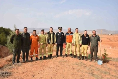 Kırşehir&rsquo;de şehitler anısına 500 fidan toprakla buluştu