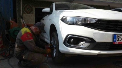 Kış lastiği zorunluluğu &ouml;ncesi lastik&ccedil;ilerde yoğunluk