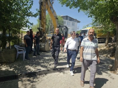 Kışlacık k&ouml;y&uuml;nde yangın sonrası &ccedil;alışmalar s&uuml;r&uuml;yor