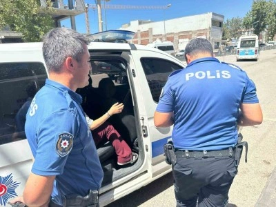 Kız kızın şiddetine maruz kaldı