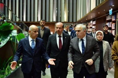 KKTC Cumhurbaşkanı Ersin Tatar, Fatih Merkez Kütüphanesi’ni ziyaret etti