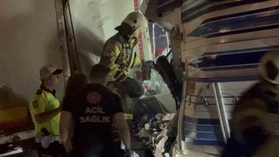 3 araçlı zincirleme kaza: 1 ölü