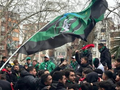 Kocaelispor taraftarı, Amed Sportif Faaliyetler maçı öncesi meydanlarda toplandı