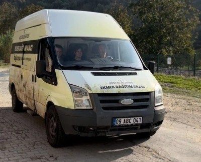 Ko&ccedil;arlı&rsquo;da Mobil Halk Ekmek aracı beğeni topluyor