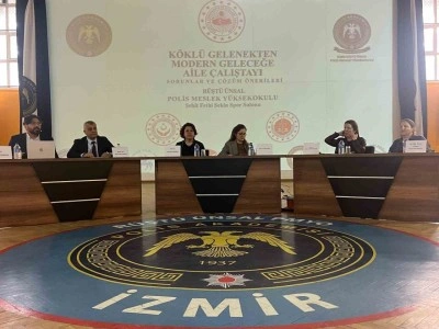 ‘Köklü Gelenekten Modern Geleceğe’ Aile Çalıştayı İzmir’de gerçekleştirildi