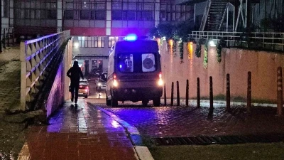 K&ouml;m&uuml;r silosuna d&uuml;şen madenci yoğun bakıma alındı