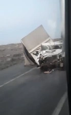 Kontrolden &ccedil;ıkan kamyon ref&uuml;je &ccedil;arptı: 1 yaralı