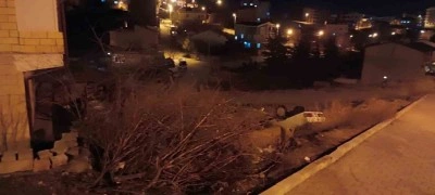 Kontrolden çıkan otomobil boş araziye devrildi, sürücü yaralandı