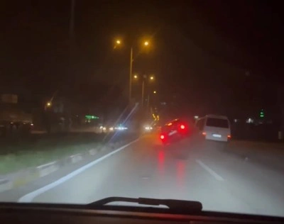 Köpeğe çarpmamak için manevra yapınca takla attı... O anlar kamerada