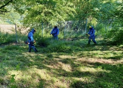 Körfez’de mezarlıkları bayrama hazır