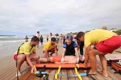 KOSKEM ekipleri son bir ayda 887 kişiyi boğulmaktan kurtardı