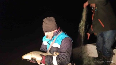 Kovada Gölü’nde gizli sazan avına gece baskını