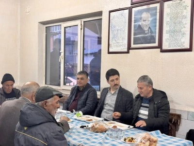 Köy sakinleri iftarda bir araya geldi