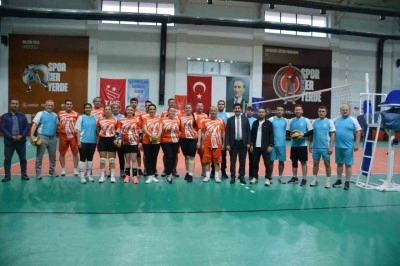 Köyceğiz’de maarifin yöneticileri voleybol sporunda buluştu