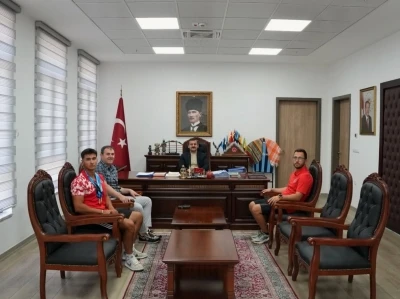 Kaymakam Kumcu, D&uuml;nya Şampiyonu Karahan&rsquo;ı ağırladı