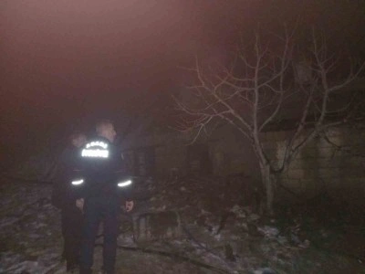 Kozan’da ev yangını