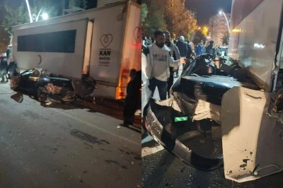 Kozluk’ta Otomobil Kızılay Tırına Çarptı  Bir yaralı