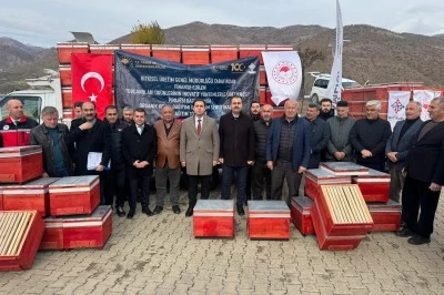 Kozluk ve Sason&rsquo;da 66 &Uuml;reticiye 198 Organik Kovan Dağıtıldı