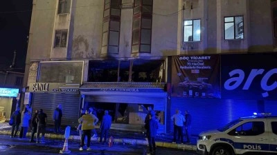 Küçükçekmece’de ayakkabı dükkanında korkutan yangın