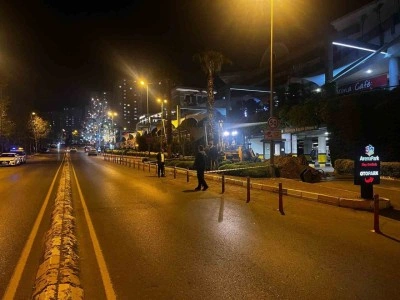 Küçükçekmece’de doğalgaz borusu kırıldı, AVM’dekiler panikle kaçtı