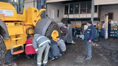 Kulp&rsquo;ta Dondurucu Soğuk Oto Tamircilerini Zorluyor