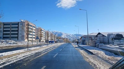 Kulp&rsquo;ta Kar Yerini G&uuml;neşe Bıraktı