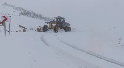 Kulp ve Hani’de Karla Kapanan Yollar Ulaşıma Açıldı