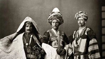 Kürtlerin İlk Dini Nedir?