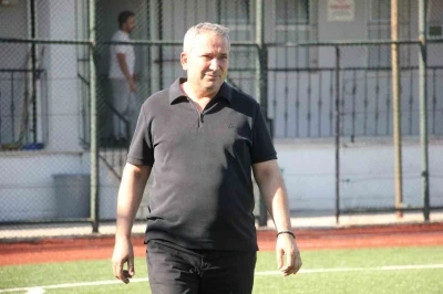 Kurucu Başkan G&uuml;rel "Biz bunlara bu kul&uuml;b&uuml; tuta koyun diye verdik, bunlar kul&uuml;b&uuml; yutmaya &ccedil;alışıyorlar"