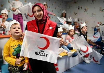 Kuşadası Belediyesi &Ccedil;ocuk Gelişim Merkezi&rsquo;nde miniklere Kızılay anlatıldı
