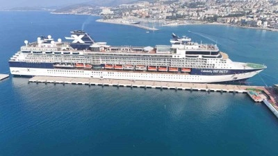 Kuşadası’na Şubat ayının ilk kruvaziyer gemisi 2 bin 161 turist getirdi