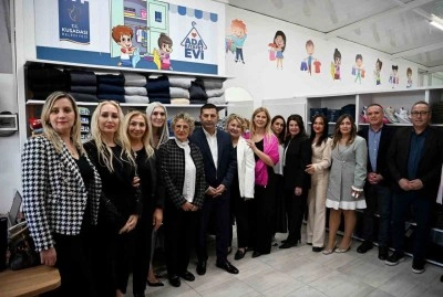 Kuşadası&rsquo;nda &rsquo;Ada Kıyafet Evi&rsquo; a&ccedil;ıldı