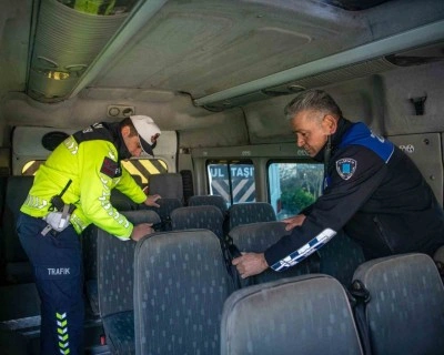 Kuşadası’nda okul servisleri denetimden geçti