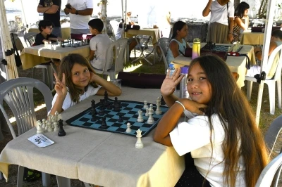 Kuşadası&rsquo;nda uluslararası satran&ccedil; turnuvası d&uuml;zenlendi