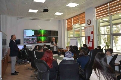 K&uuml;tahya&rsquo;da lise &ouml;ğrencileri orman yangınlarıyla m&uuml;cadele konusunda bilgilendirildi