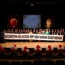 K&uuml;tahya&rsquo;da &Ouml;ğretmenler G&uuml;n&uuml; coşkuyla kutlandı