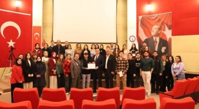 K&uuml;tahya DP&Uuml;&rsquo;de personel ve &ouml;ğrencilere fotoğraf&ccedil;ılık eğitimi