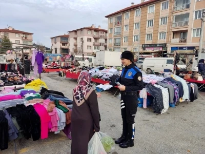 Semt pazarlarında bilgilendirme &ccedil;alışması