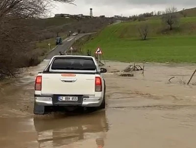 Lice&rsquo;de Felaket Gibi Yağış: K&ouml;pr&uuml;ler Sulara G&ouml;m&uuml;ld&uuml;, Vatandaşlar Mahsur Kaldı