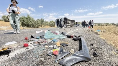 Lice&rsquo;de minib&uuml;s faciası: 5 kardeş ve 2 yeğen yan yana defnedildi